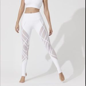 Alo Yoga High-Waist Wrapped Stirrup Legging - M